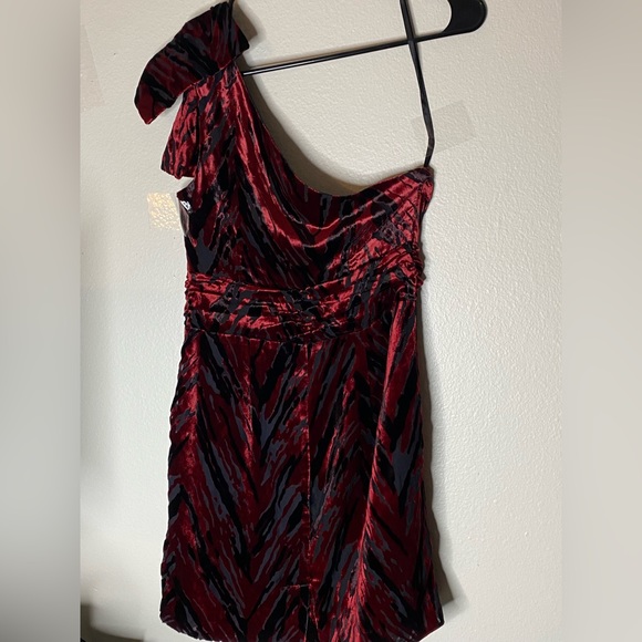Small Urban Outfitter SILENCE + NOISE velvet dress Sz small - Picture 2 of 8